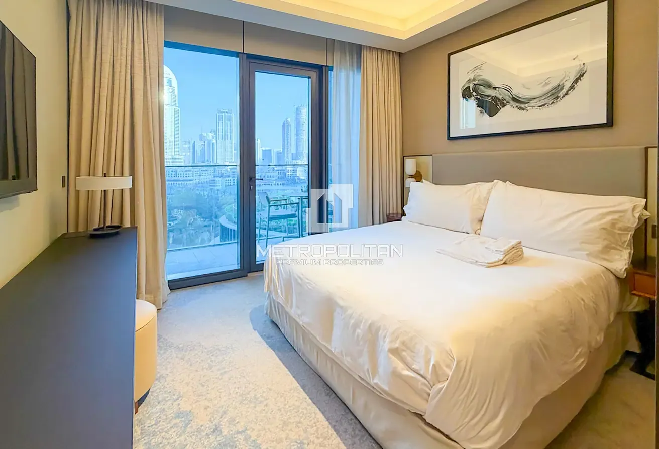 Burj Khalifa and Fountain Views | Furnished