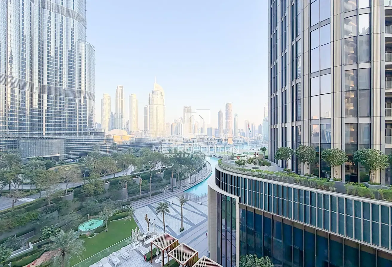 Burj Khalifa and Fountain Views | Furnished