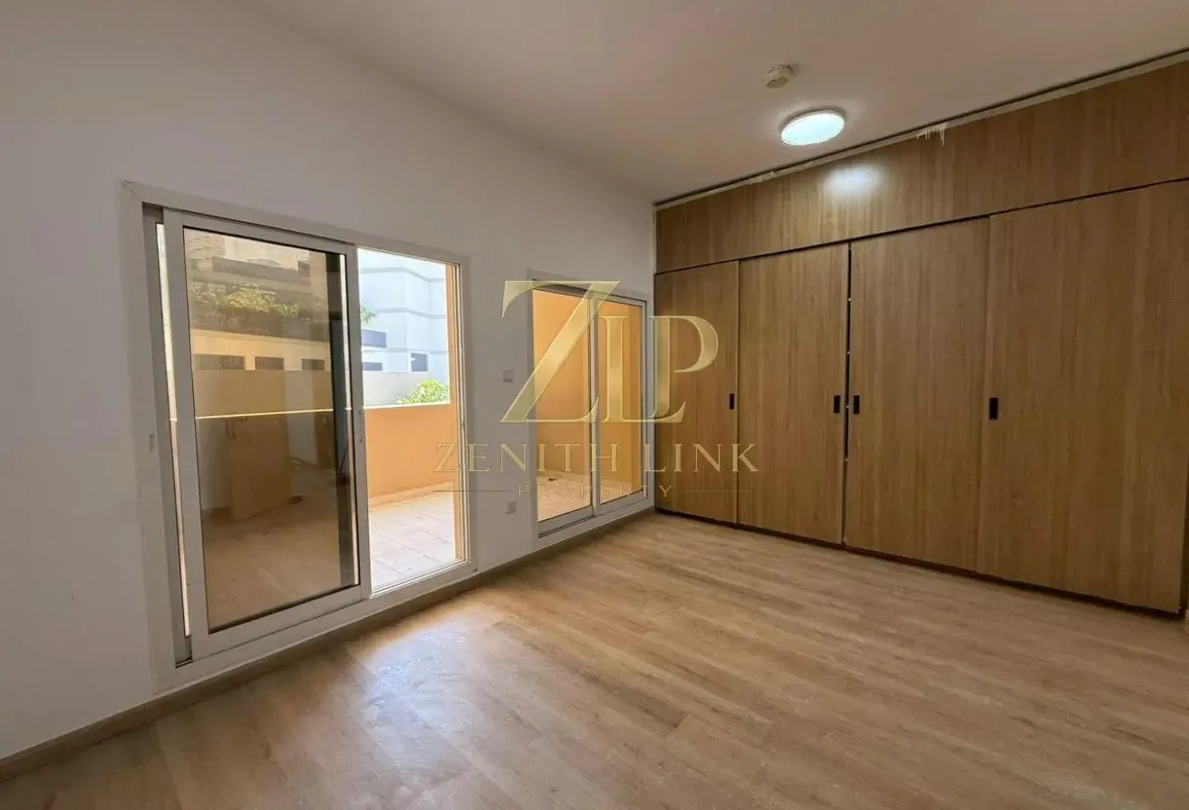 4BR+Maid`s ROOM | Private Garden | Vacant