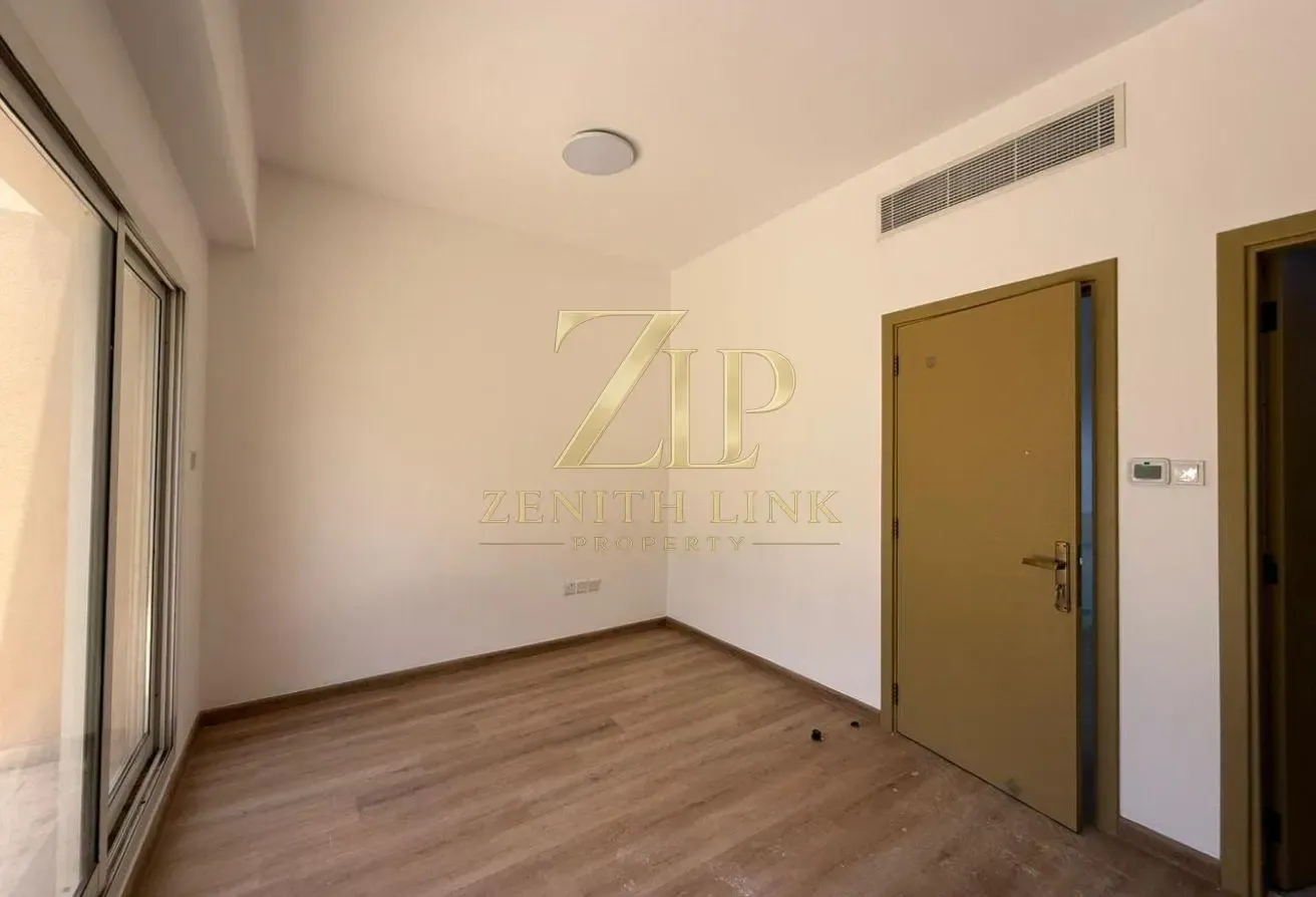 4BR+Maid`s ROOM | Private Garden | Vacant