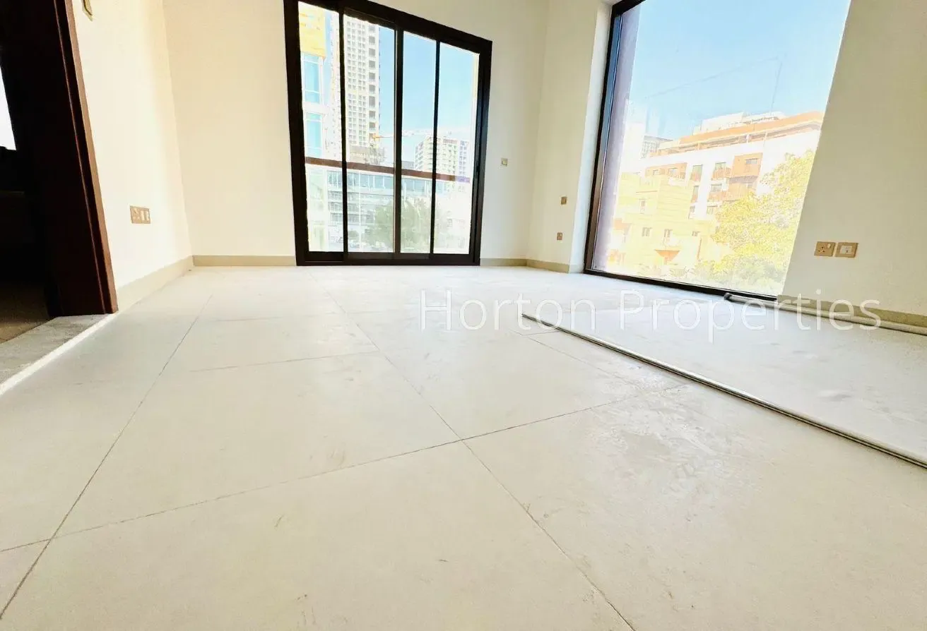 4 BR VILLA I SPACIOUS I UNFURNISHED I NEAR MALL