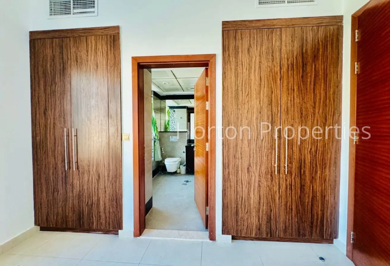 4 BR VILLA I SPACIOUS I UNFURNISHED I NEAR MALL