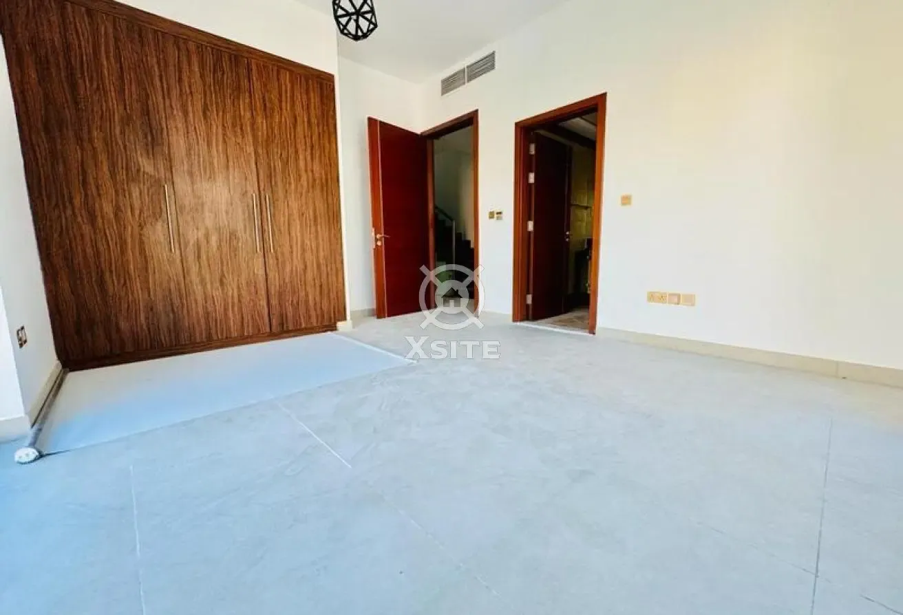 Corner | Master Rooms | Ready to Move