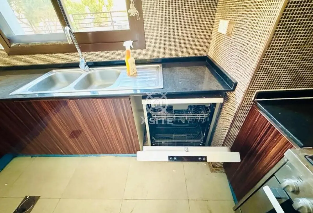 Corner | Master Rooms | Ready to Move