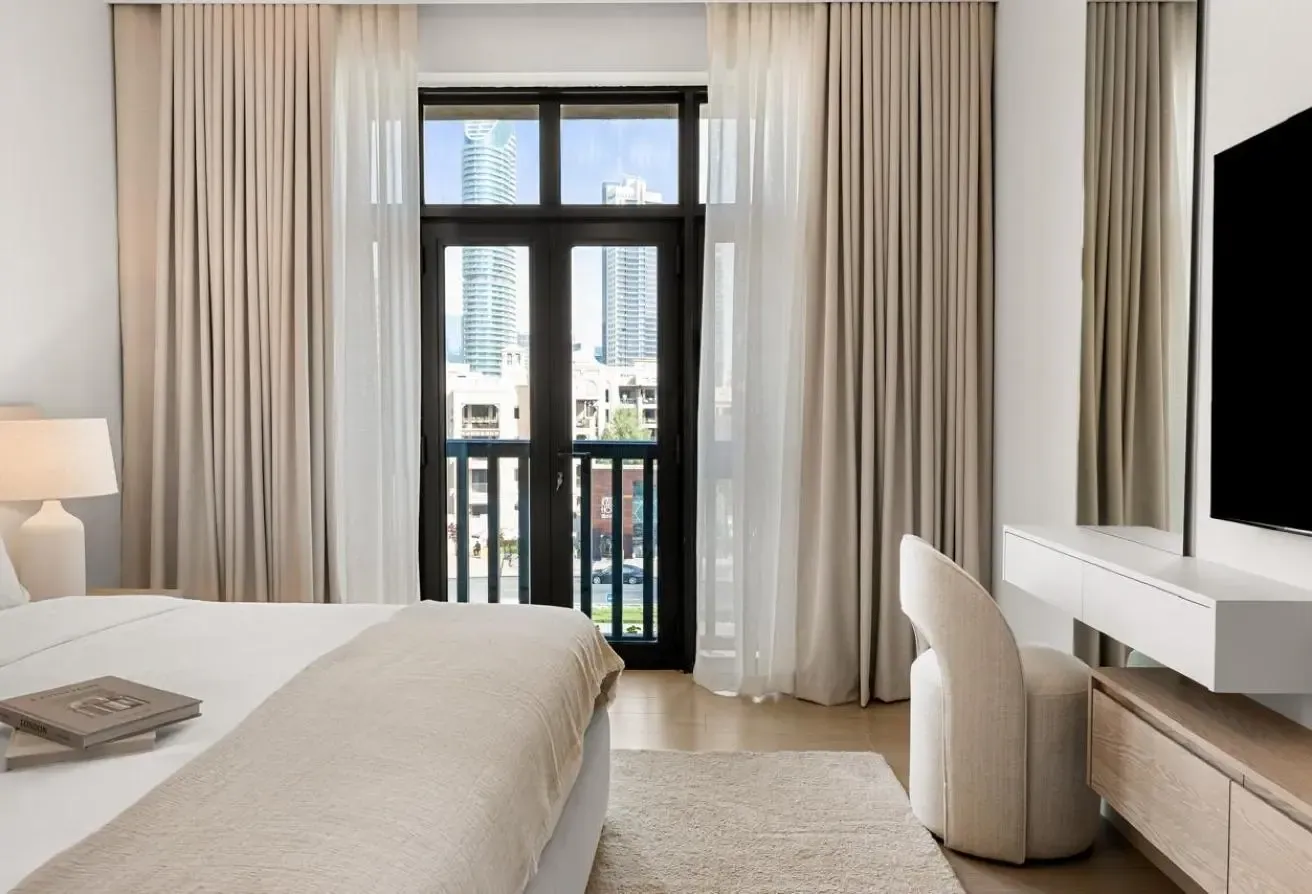 Luxurious & Fully Upgraded | Prime Location