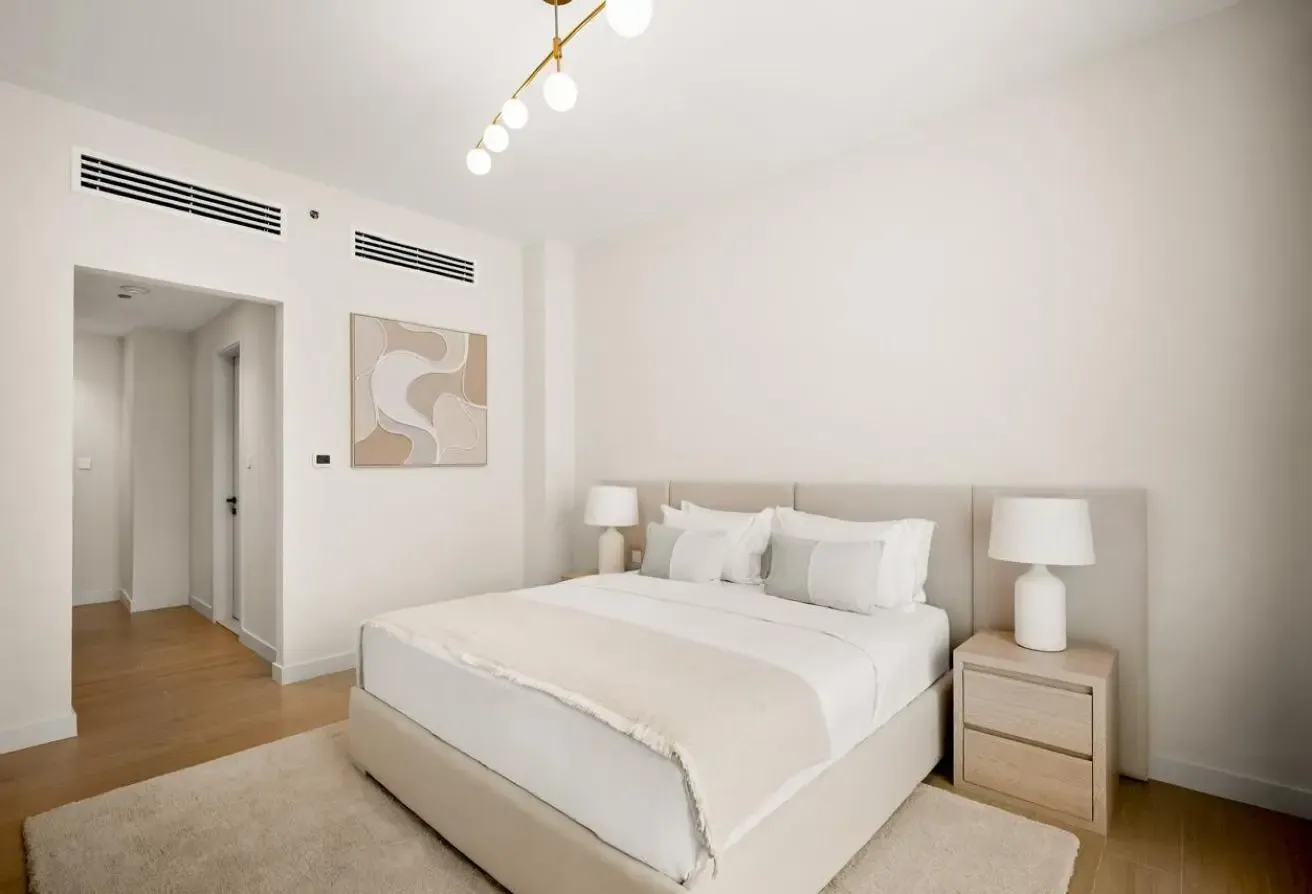 Luxurious & Fully Upgraded | Prime Location