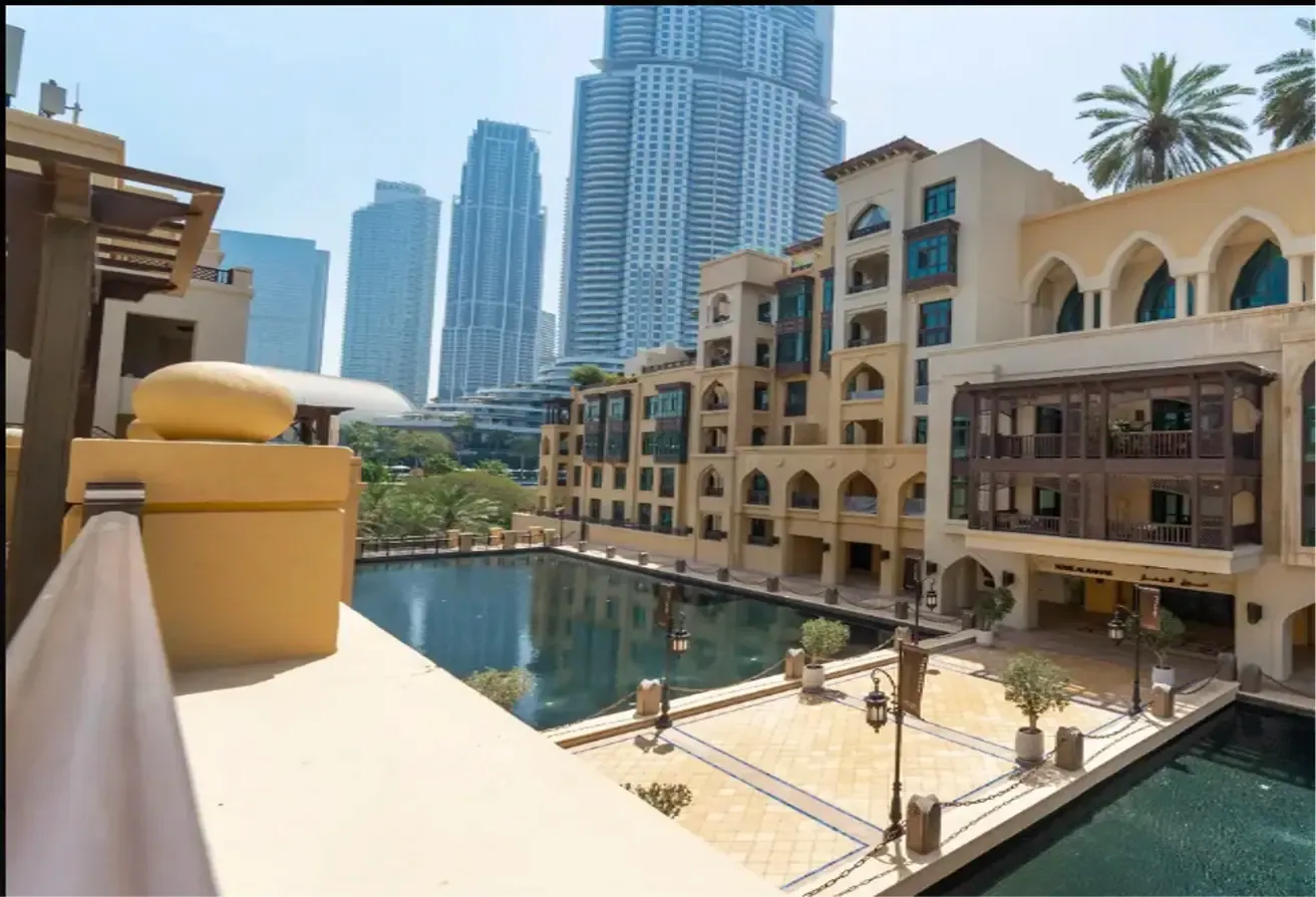 large layout . Best location inside Dubai Mall (Souk Al Bahar)