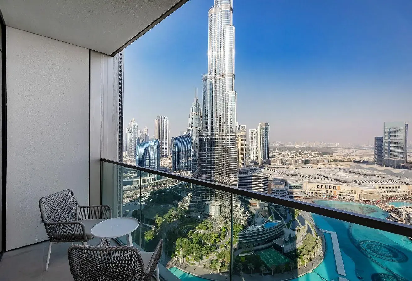 Luxurious 2BR with a Stunning View of Burj Khalifa
