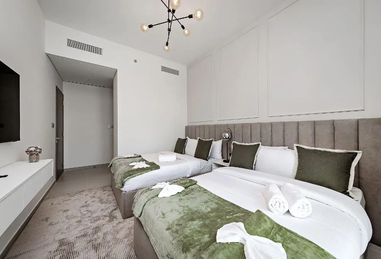 Luxurious 2BR with a Stunning View of Burj Khalifa