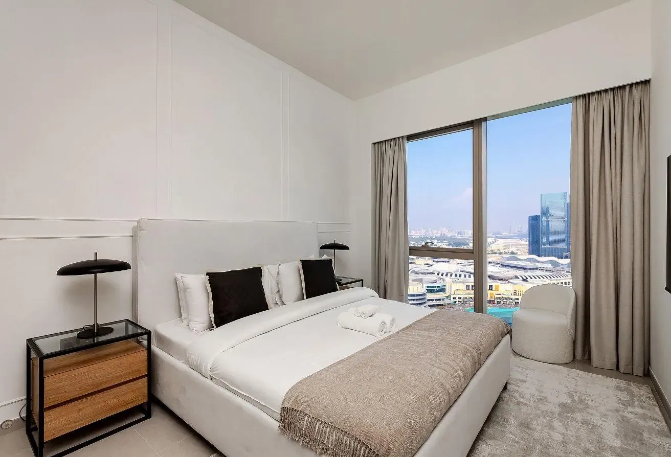 Prestigious Downtown Retreat & Burj Khalifa Views