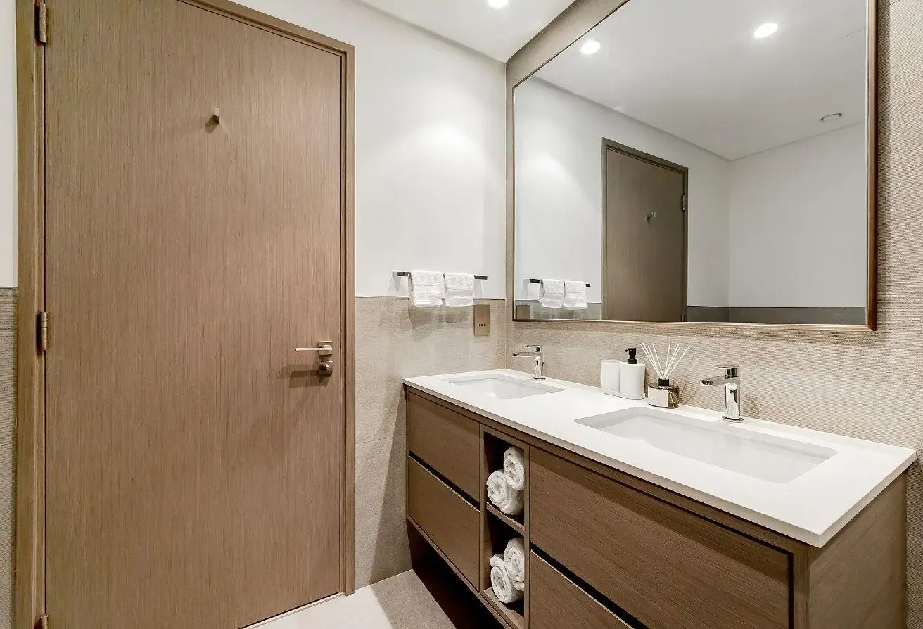 Prestigious Downtown Retreat & Burj Khalifa Views