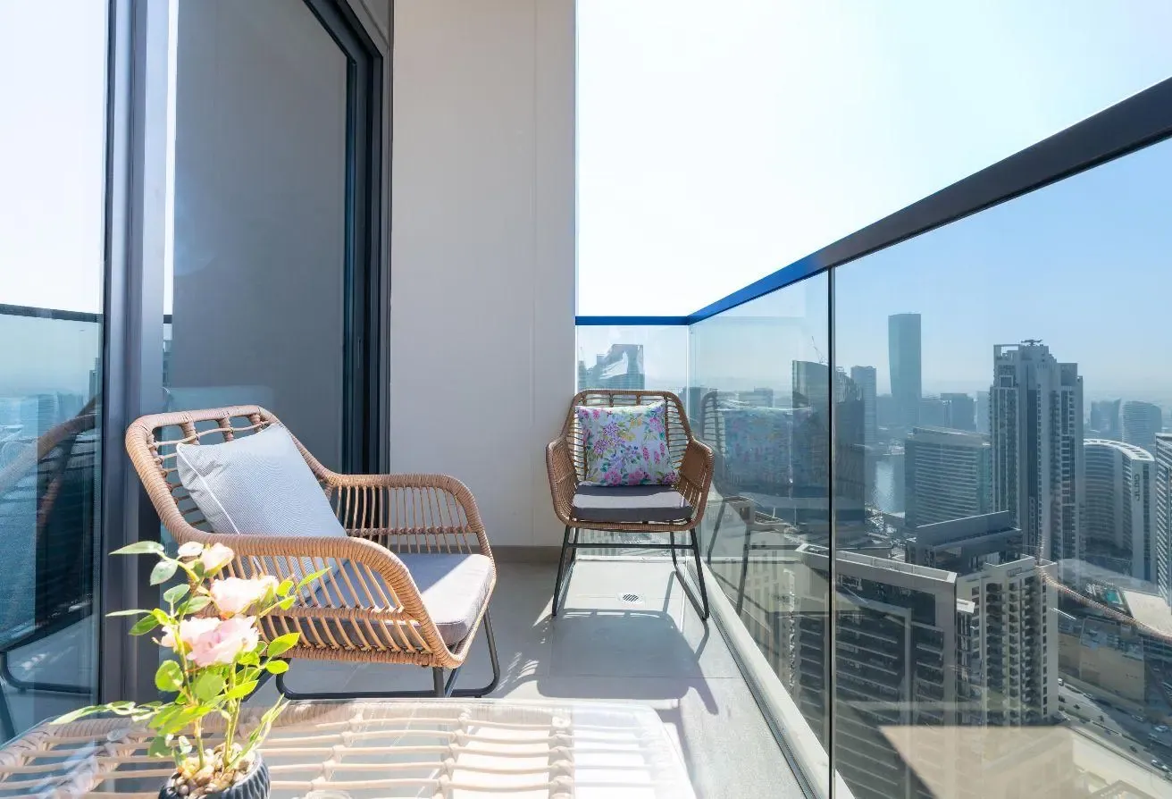 Brand New Apt With Elegant Interior & Canal Views
