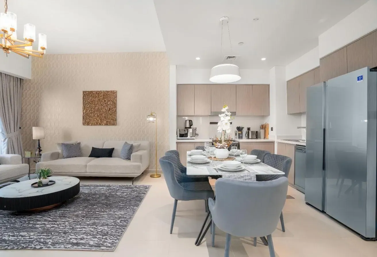Brand New Apt With Elegant Interior & Canal Views