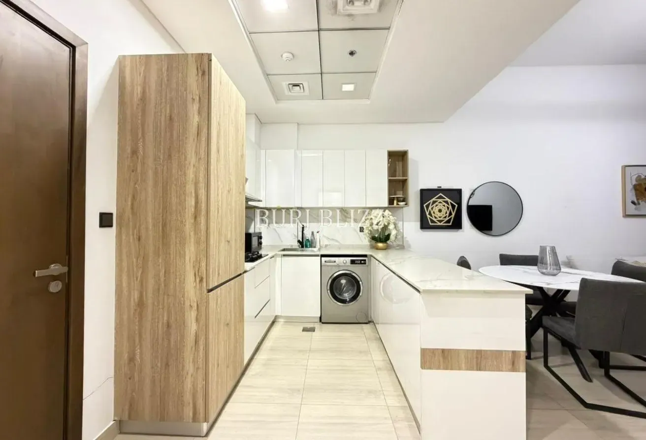 Fully Furnished 1BR | Vacant | Pool View