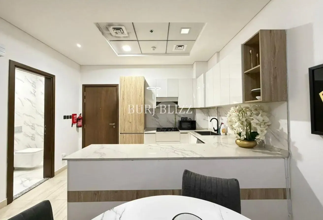 Fully Furnished 1BR | Vacant | Pool View