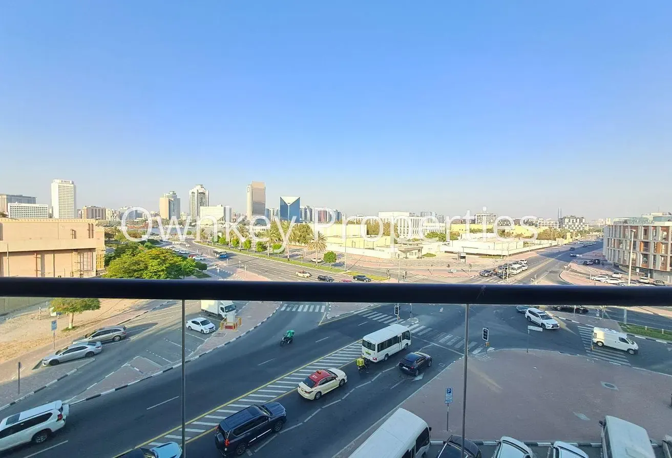 Open View/3BHK +Maid Room/With Balcony /Close Burj