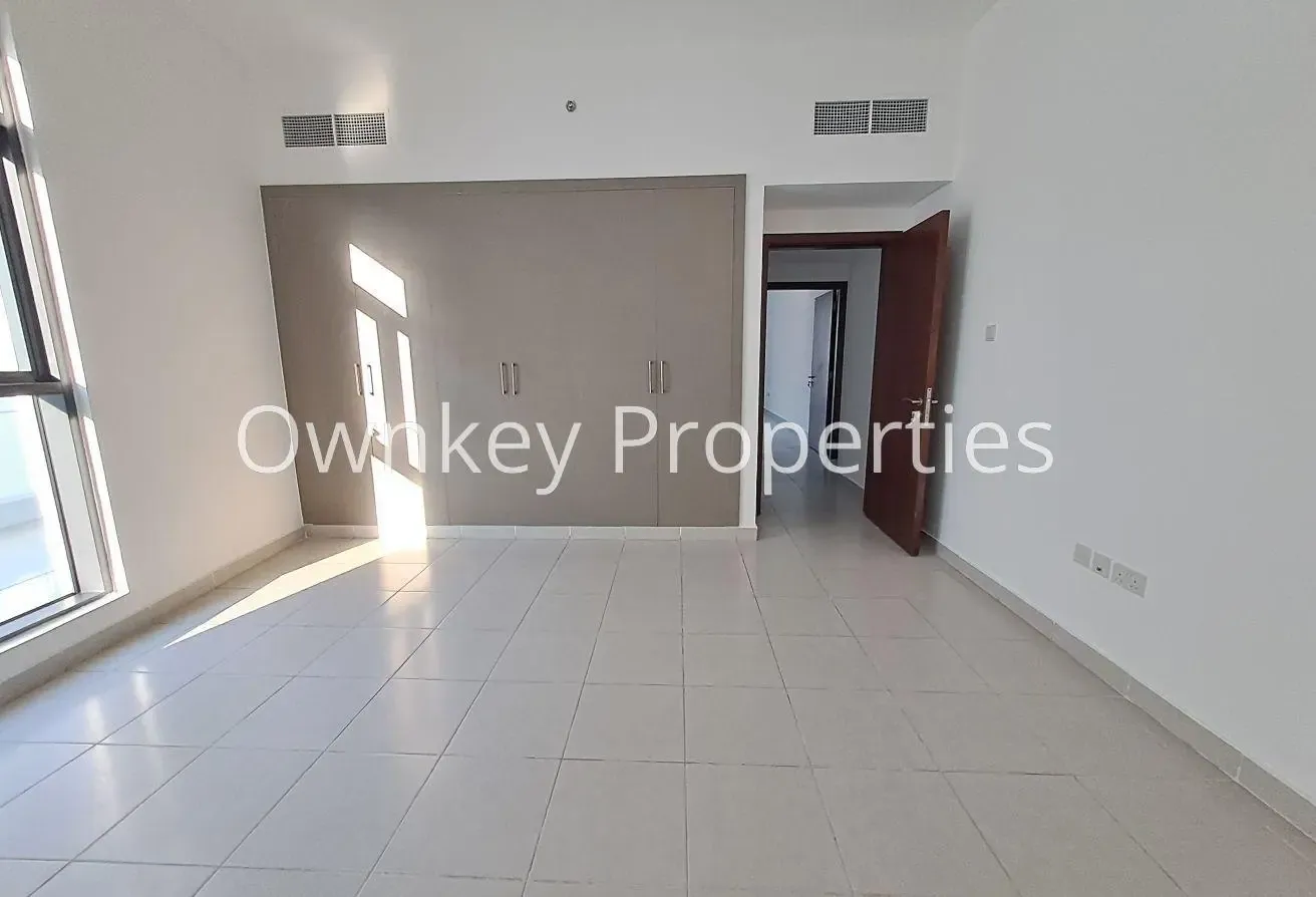 Open View/3BHK +Maid Room/With Balcony /Close Burj