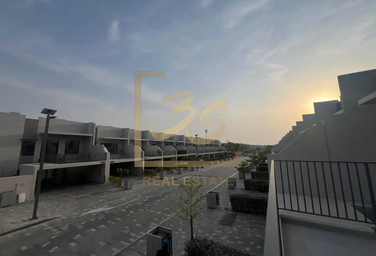 3BR TOWNHOUSE IN MAG EYE | VACANT NOW