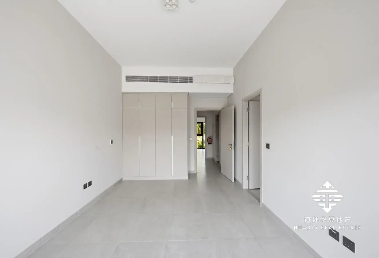Single Row | Landscaped Garden | Near Park
