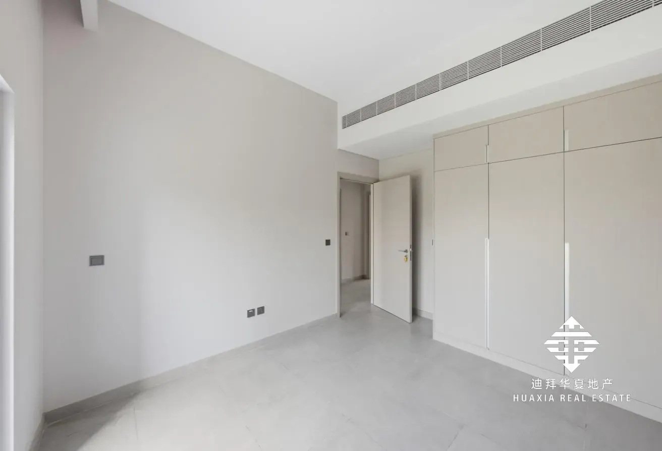 Single Row | Landscaped Garden | Near Park