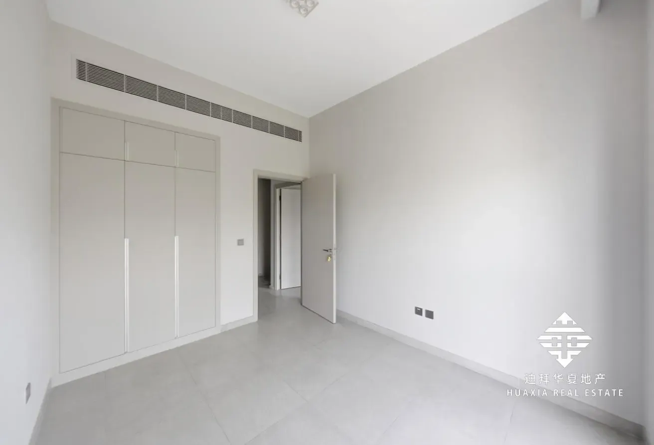 Single Row | Landscaped Garden | Near Park