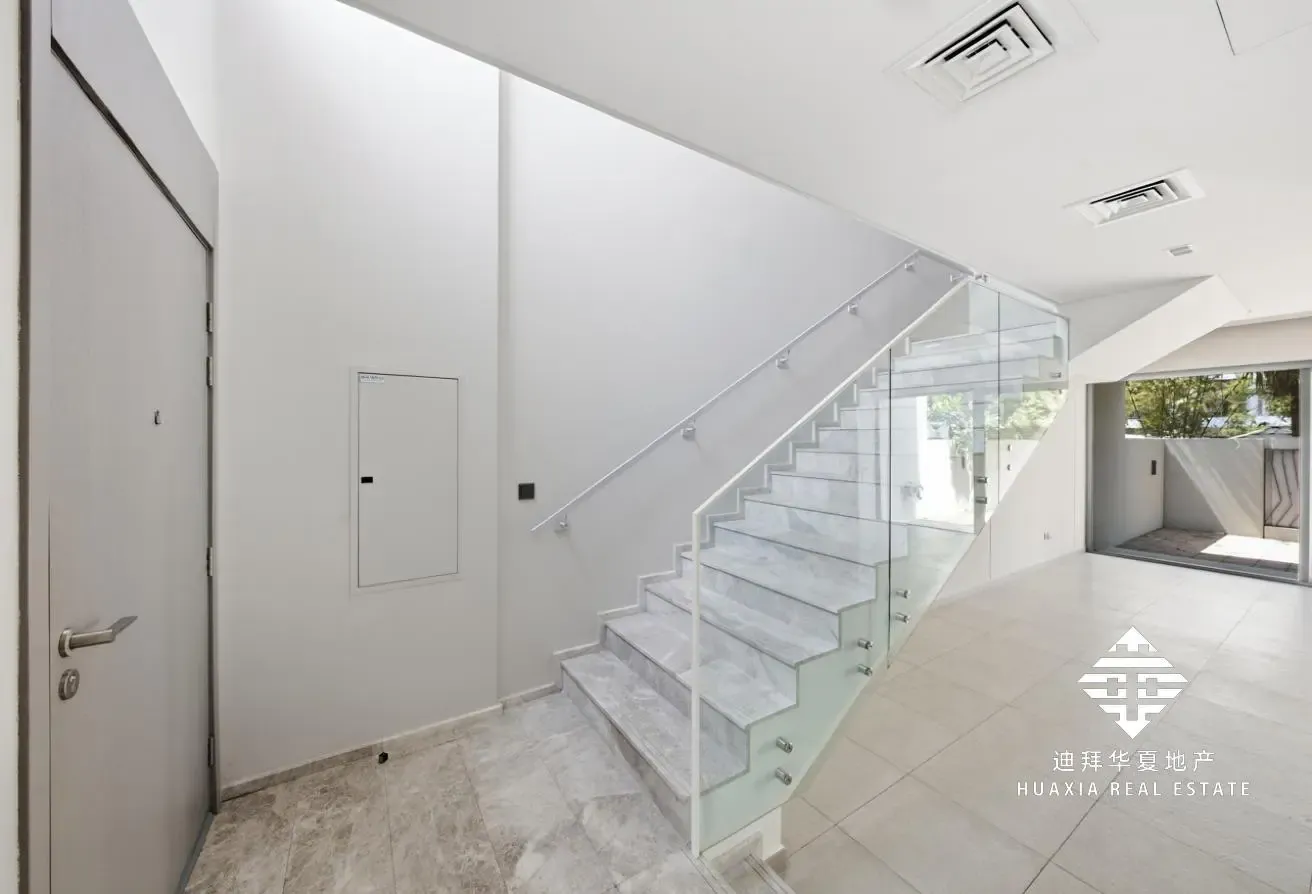 Single Row | Landscaped Garden | Near Park