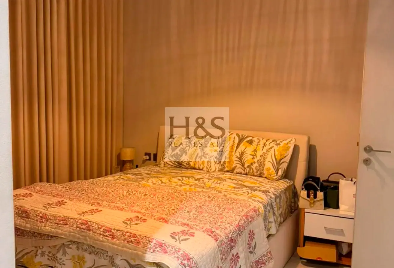 Furnished & Upgraded Wood Flooring | 2bed+Maidroom
