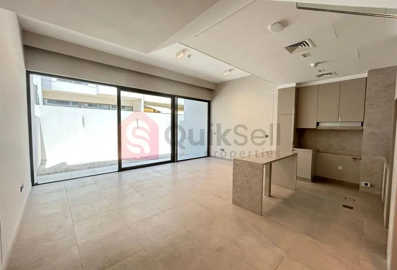 SPACIOUS 3BR TOWNHOUSE | VACANT | BEST PRICE