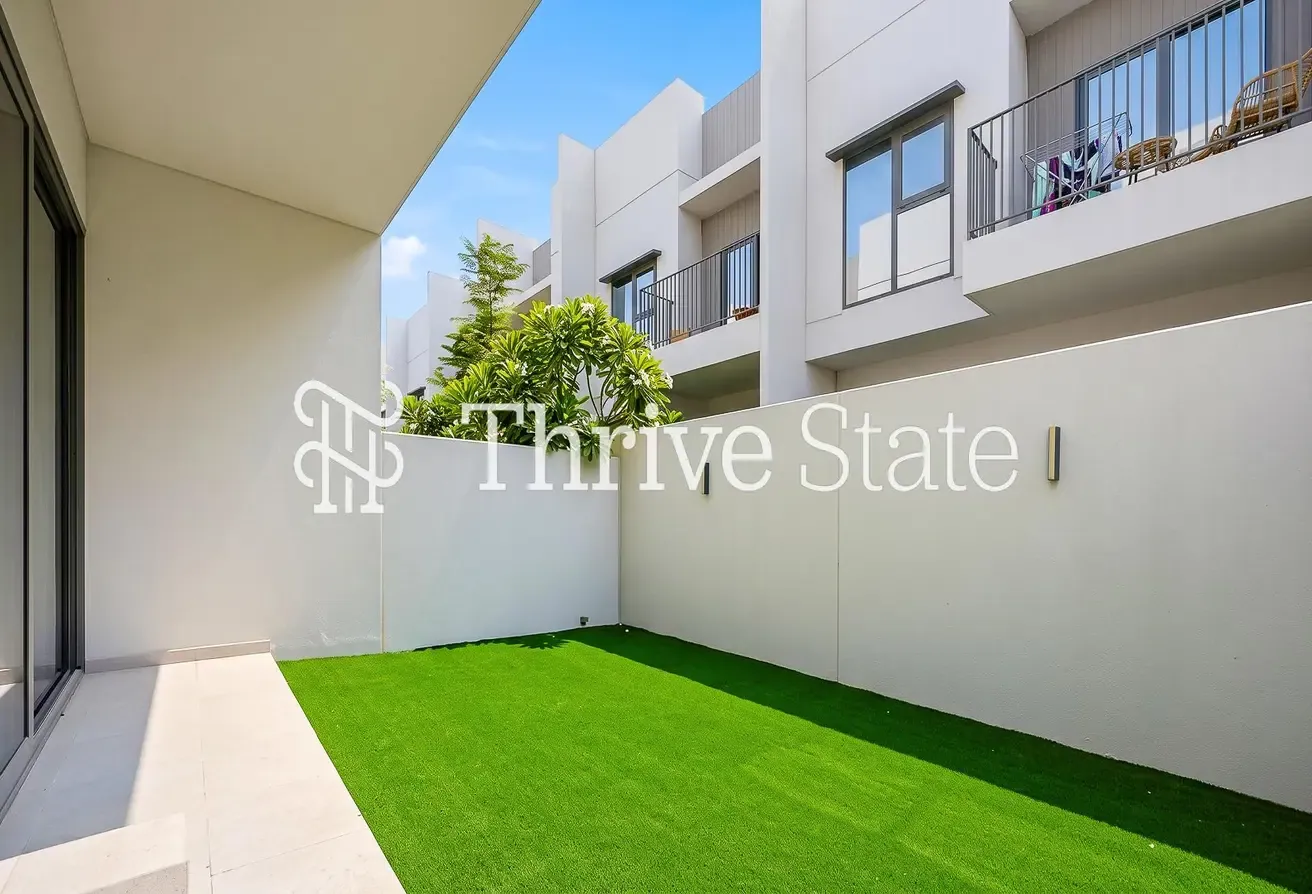 SINGLE ROW | Burj View | 3 Beds + Maids