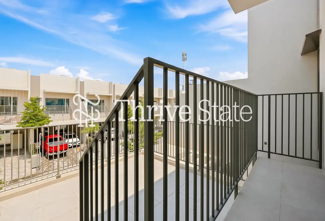 SINGLE ROW | Burj View | 3 Beds + Maids
