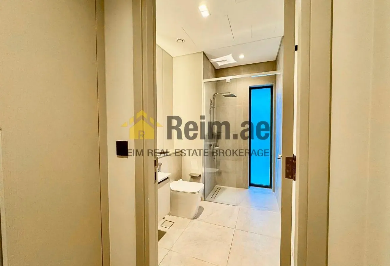 Single Row  | 2 Parking Spots | Maid Room