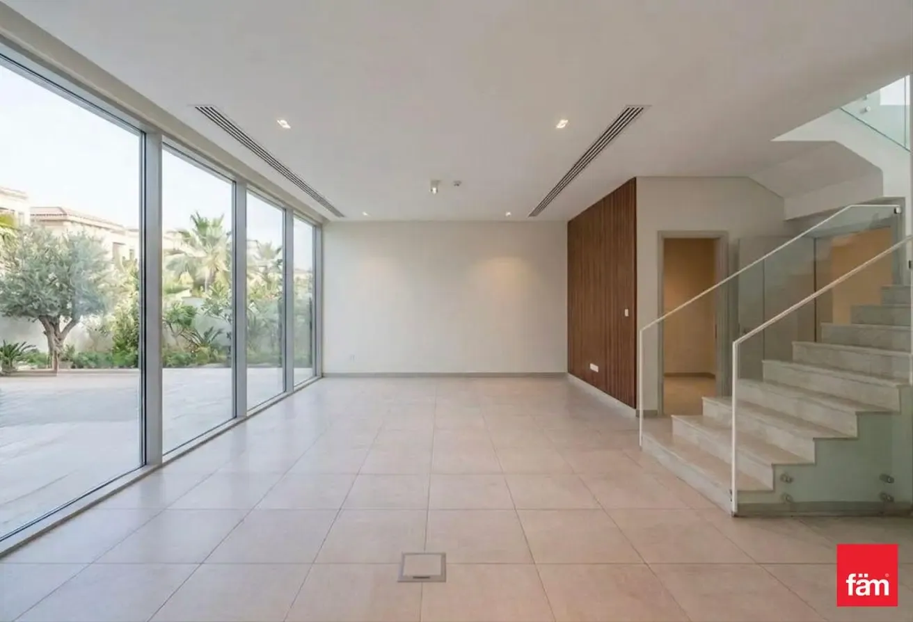 Corner Unit | Ready To Move | Unfurnished