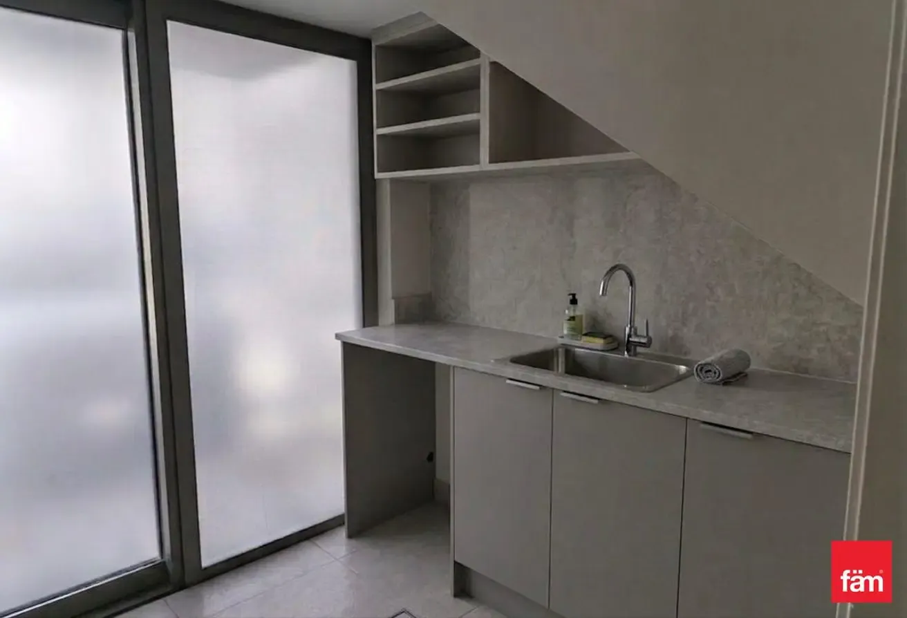 Corner Unit | Ready To Move | Unfurnished