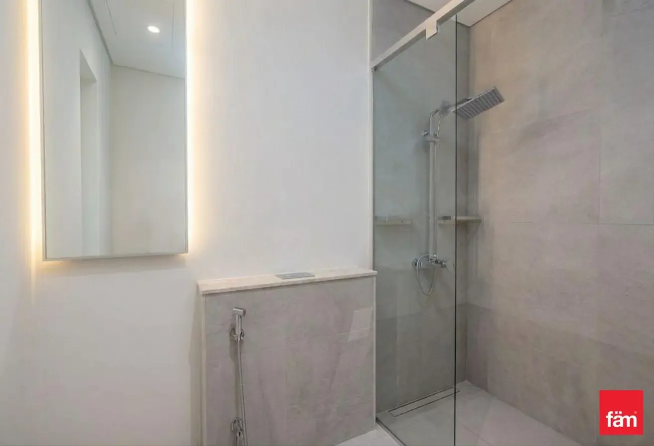 Corner Unit | Ready To Move | Unfurnished