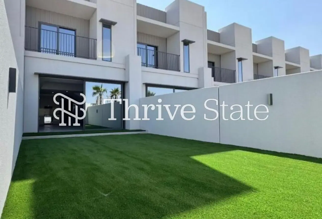 SINGLE ROW | Largest Garden | Near to Pool