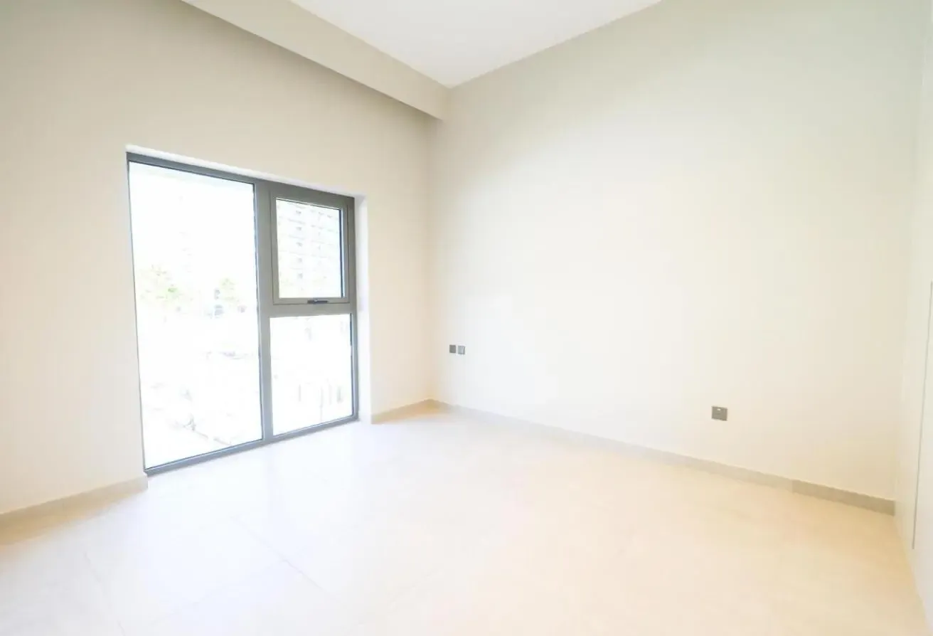 Vacant | Single Row | Near Entrance