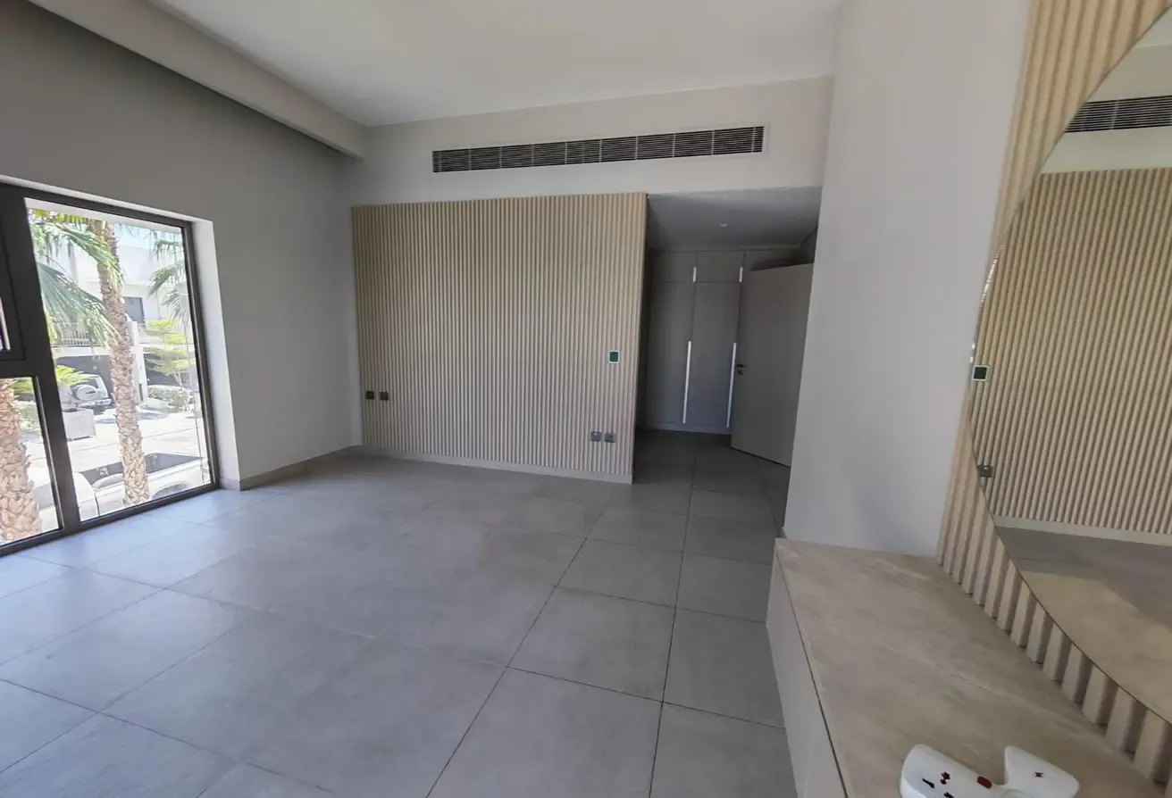 Ready To Move | 4BR + Maid's | Luxury Living