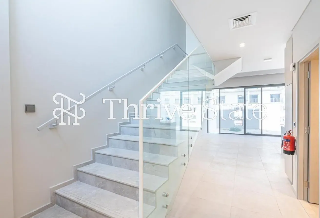 Modern 2 Bed + Maid | Near Amenities
