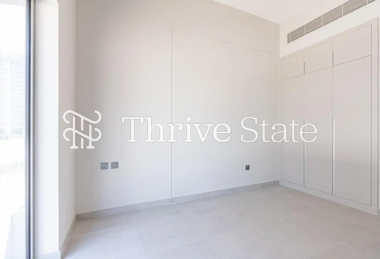 Modern 2 Bed + Maid | Near Amenities