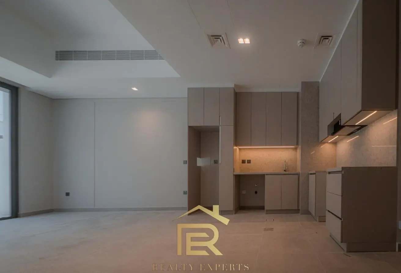 Single row | 2BR town house | Sky line view
