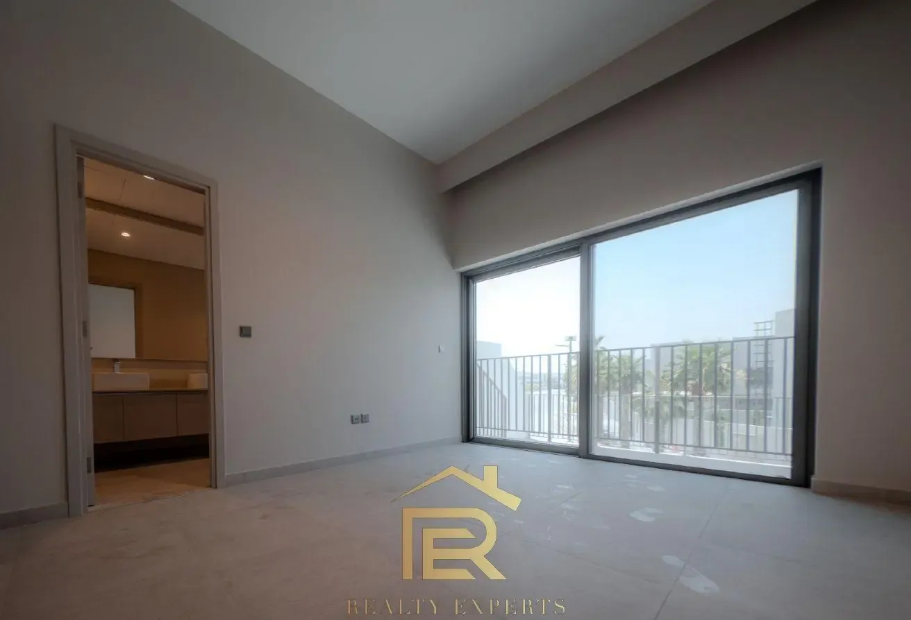 Single row | 2BR town house | Sky line view