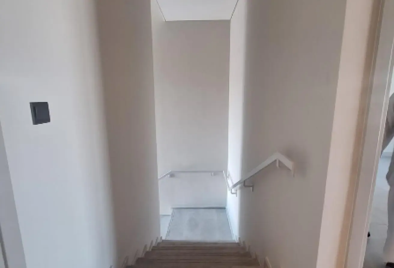 3 BEDROOM PLUA MAID ROOM FOR RENT GOOD LOCATION
