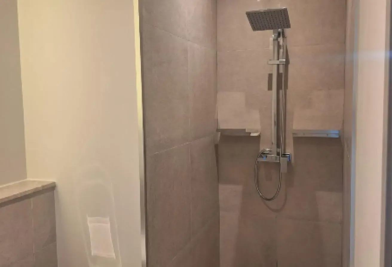 3 BEDROOM PLUA MAID ROOM FOR RENT GOOD LOCATION