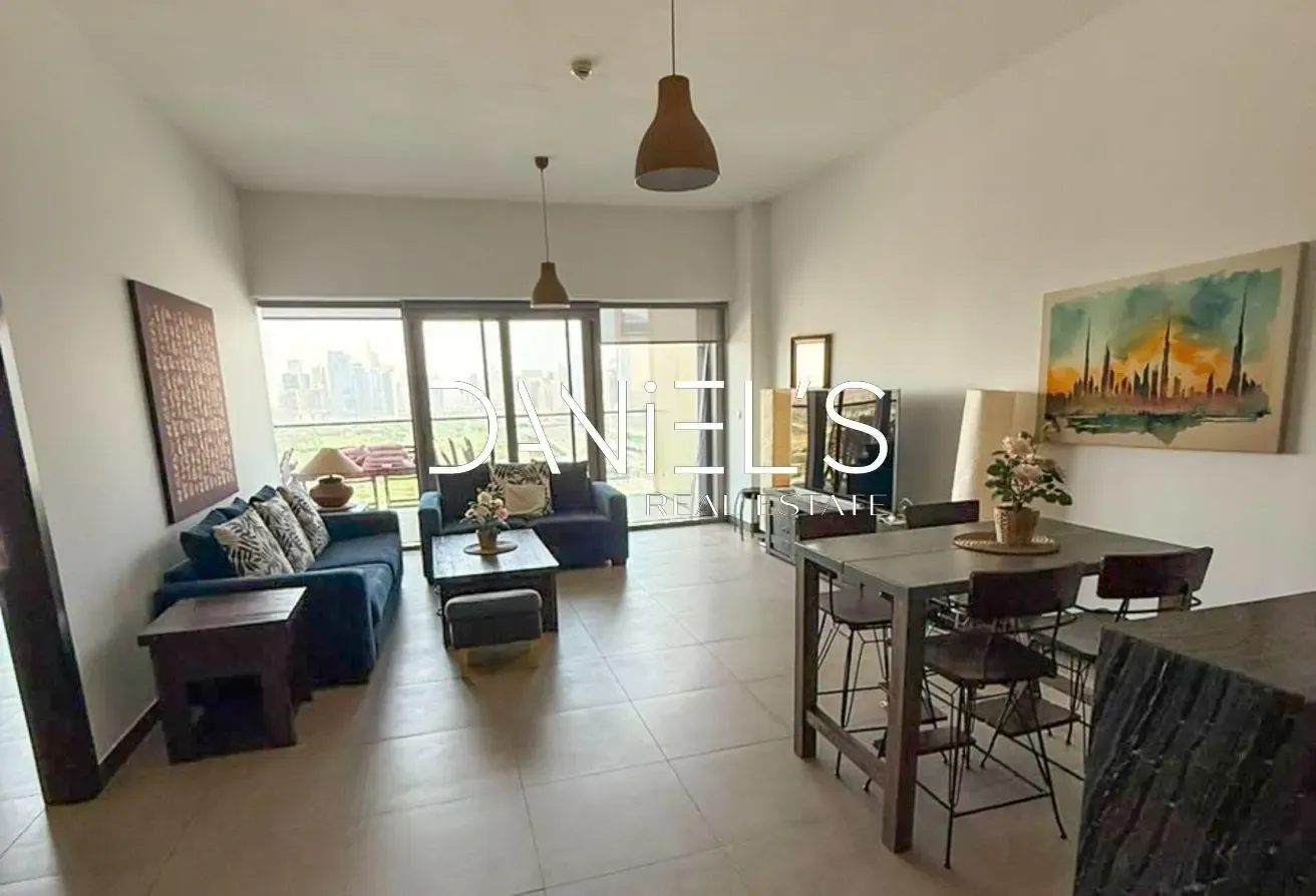 Spacious 1 Bedroom + Study | Fully Furnished