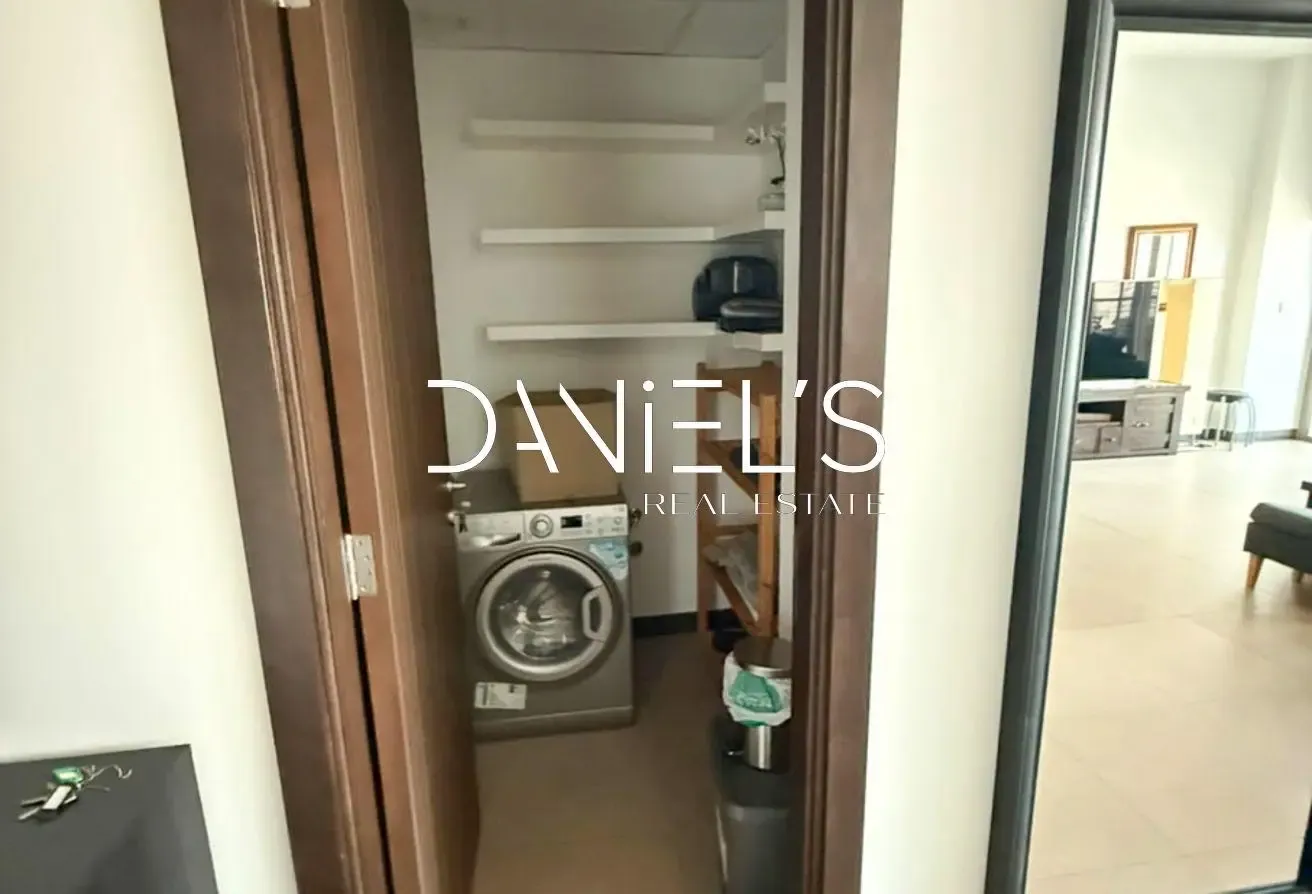 Spacious 1 Bedroom + Study | Fully Furnished