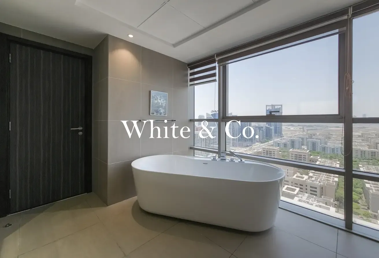 Golf Course View | High Floor | Spacious