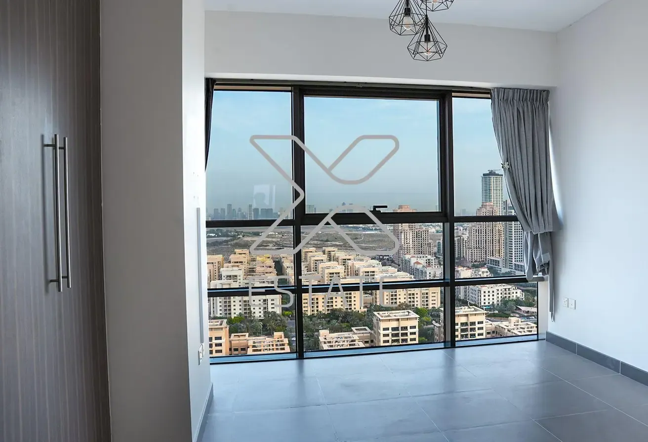 Bright and Spacious Apt | Near Metro | Vacant Now