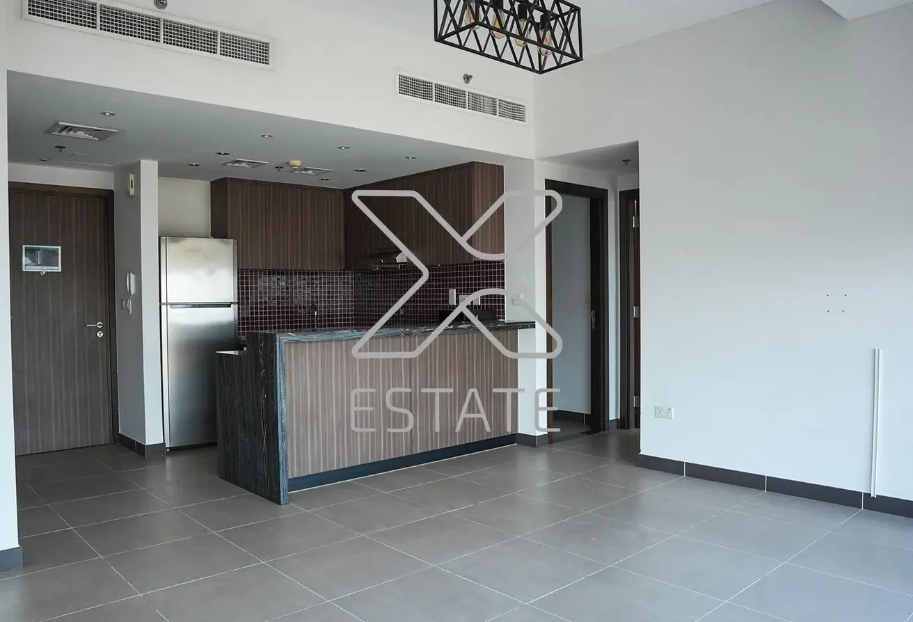 Bright and Spacious Apt | Near Metro | Vacant Now