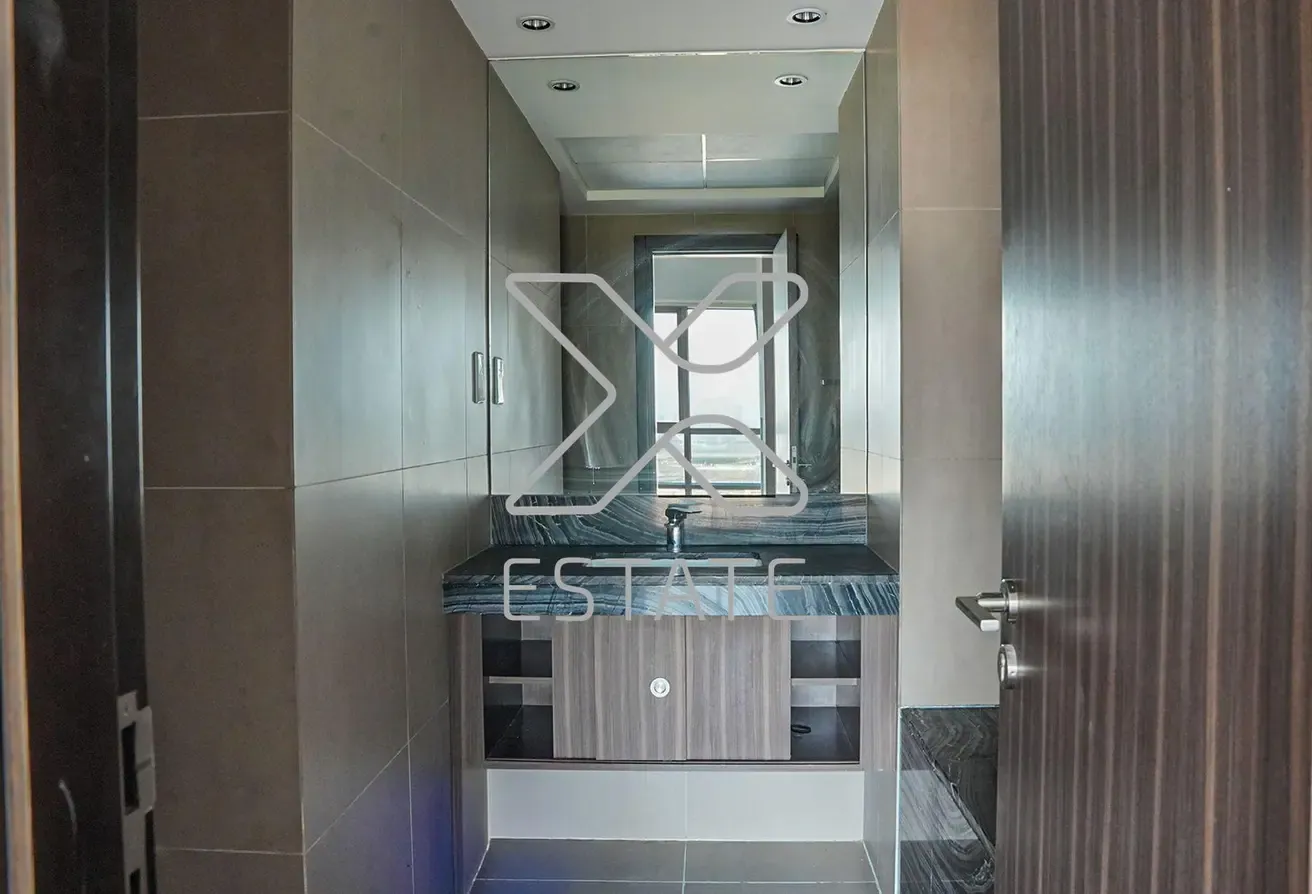 Bright and Spacious Apt | Near Metro | Vacant Now