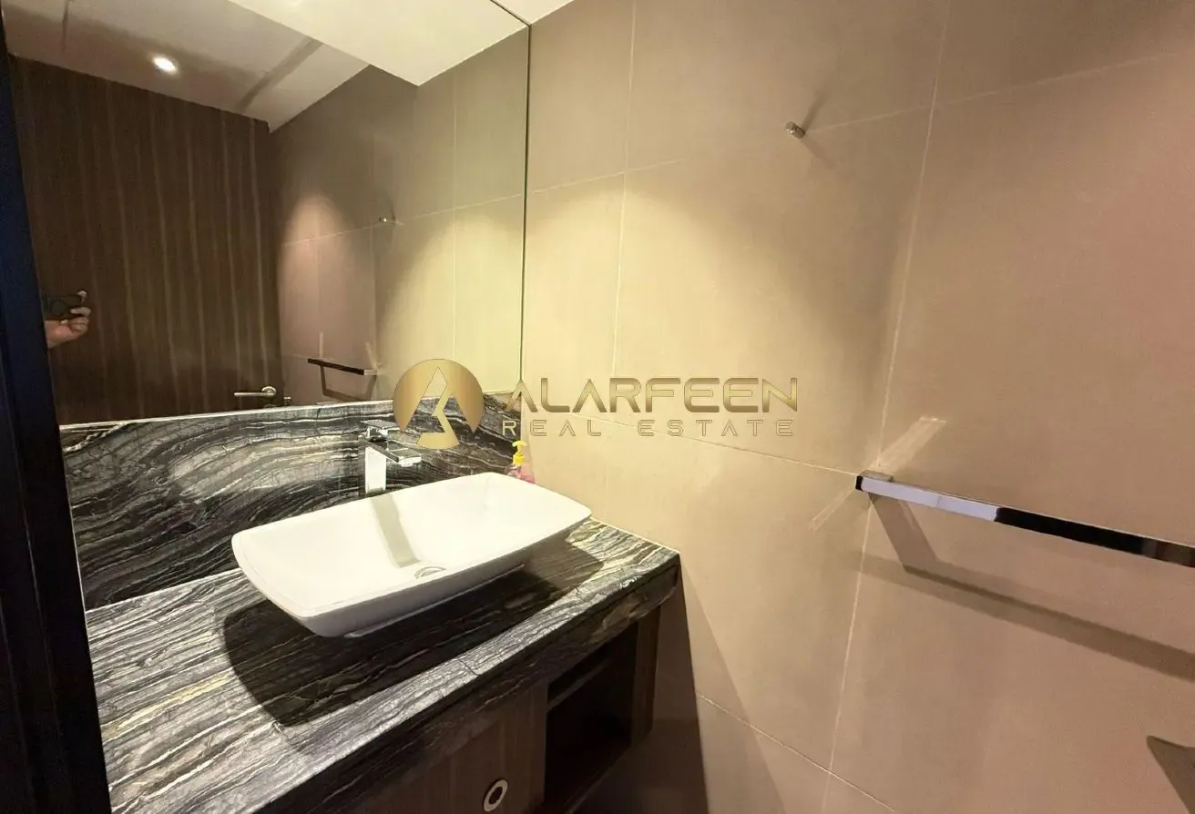 Luxurious 1BHK | Massive Layout |  Furnished